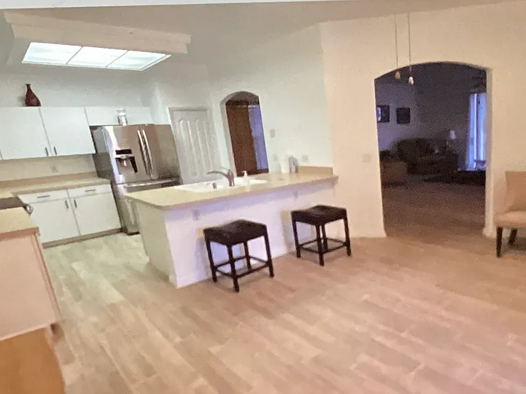 4326 Hammersmith Dr — Photo 2