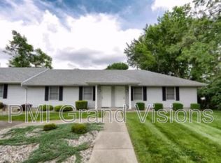 1305 18th St #27, Charleston, IL 61920