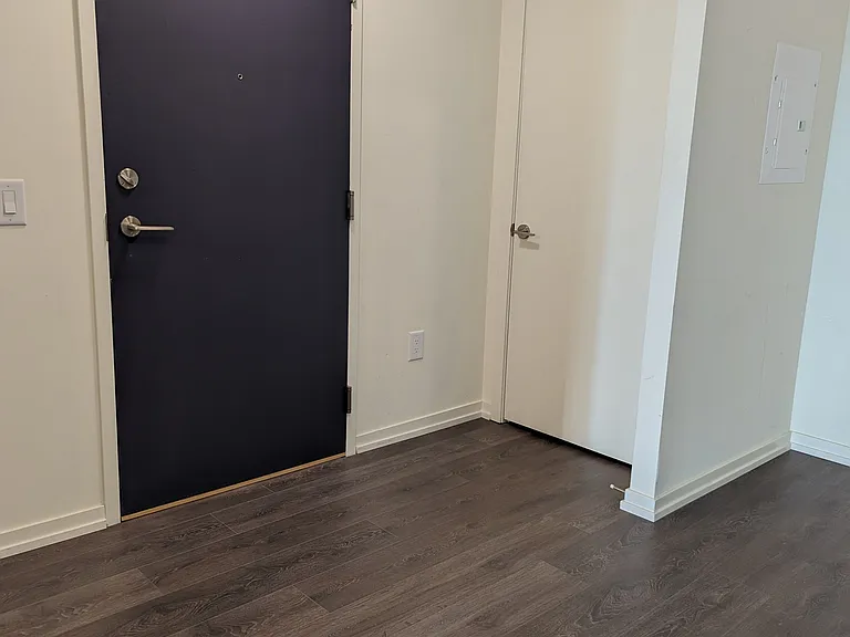 3237 Bayview Ave #901 — Photo 2
