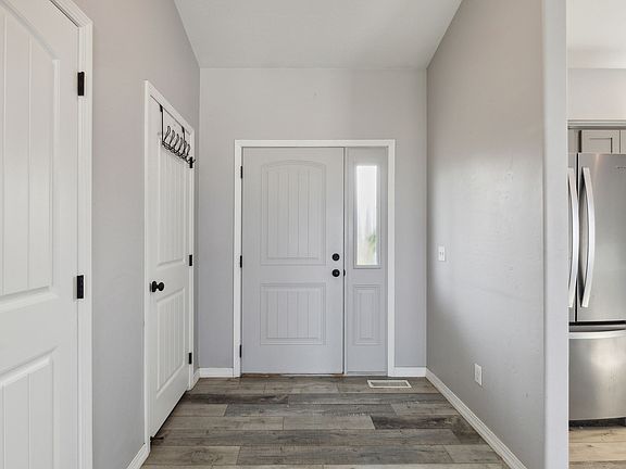 3rd image of 4279 Lily Ln