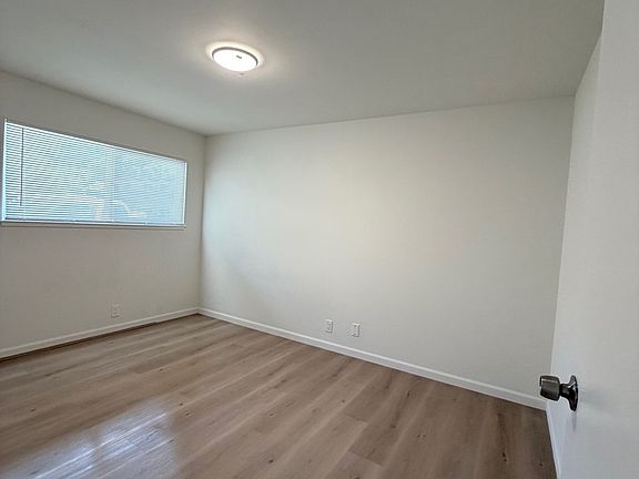 4th image of 50 Merrydale Rd APT 8