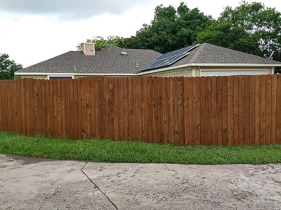 3rd image of 334 Parkwood Ln
