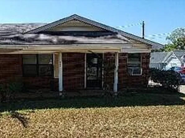 908 Birch St, Palestine, TX 75801