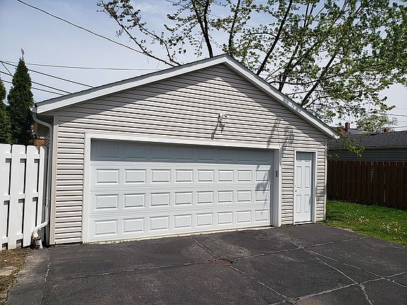 2nd image of 3629 Cedarbrook Rd