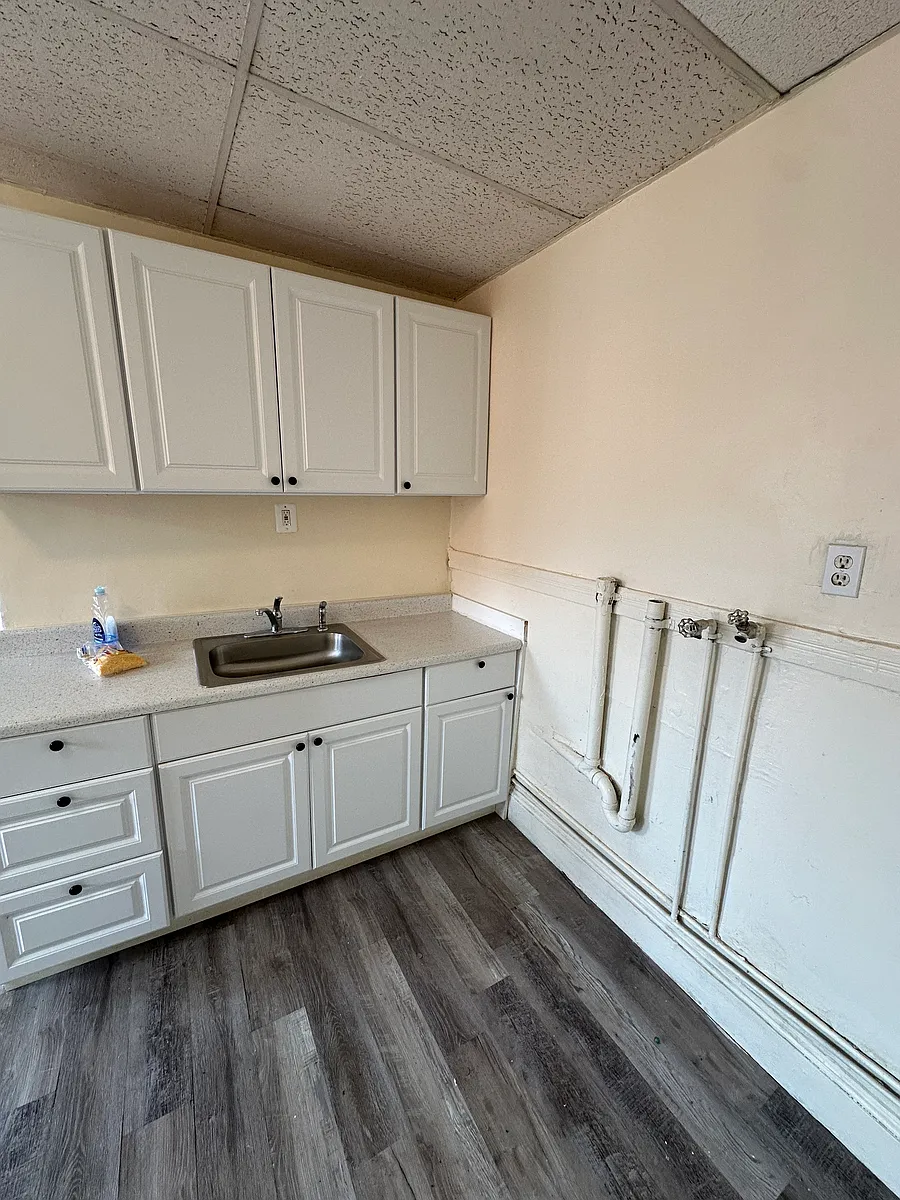 Building Photo - 27 Mortson St #3E