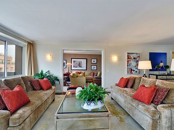 3rd image of 40 E 80th St APT 17A