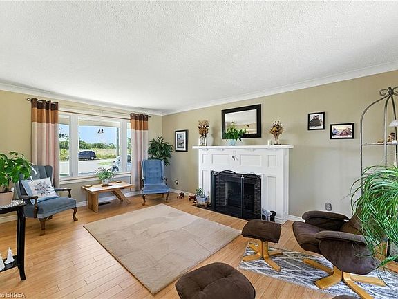 5th image of 207 Robinson Rd