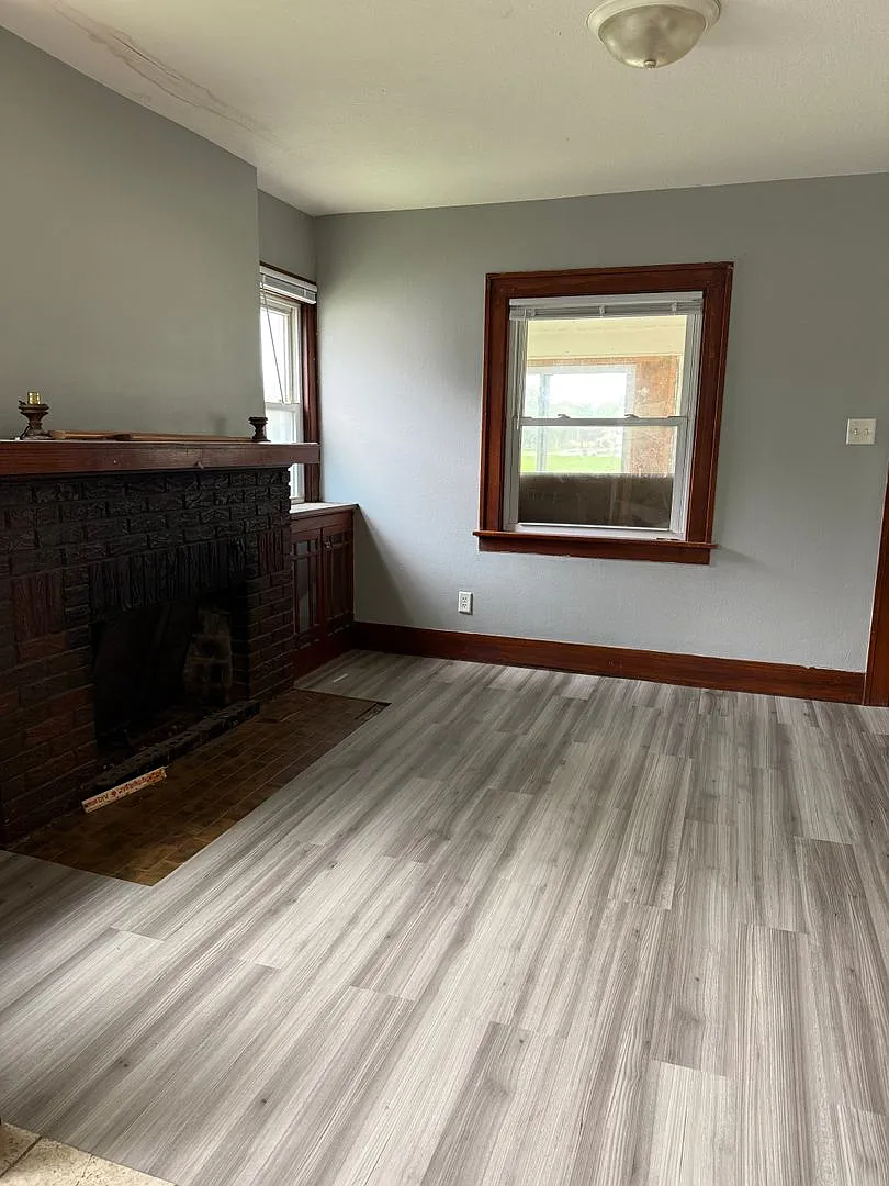 Updated 2 Bedroom, 1 Bathroom House for Rent- 712 Western — Photo 3