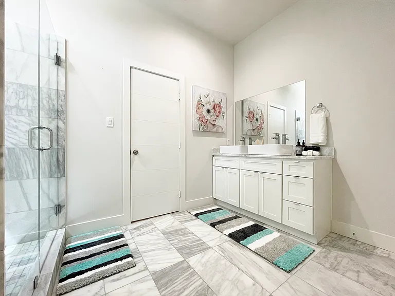 8718 Boundbrook Ave — Photo 34