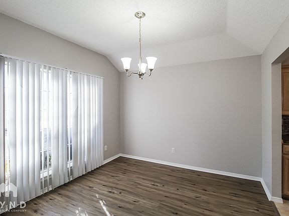 4th image of 8005 Berkshire Dr