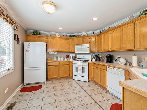 5th image of 101 Lake Hill Dr