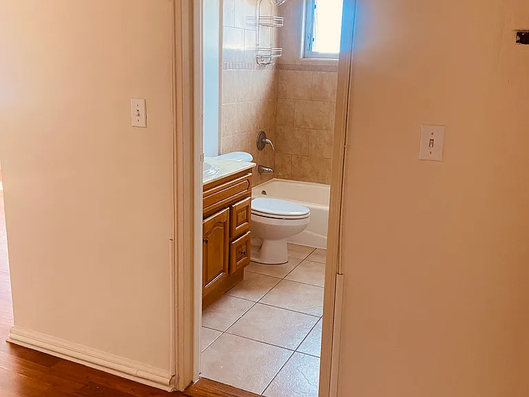 12921 Oxnard St #11 — Photo 3