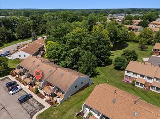 25664 Lexington Dr UNIT 4, South Lyon, MI