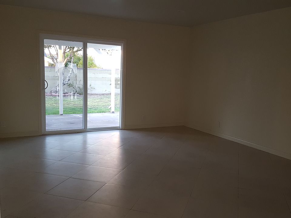 2nd image of 8911 Emerald Ave