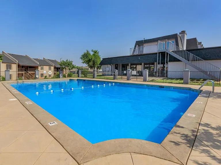 Aspen Place Apartments - June Rent FREE: Move-In by 6/15! — Photo 44