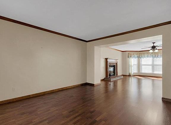 5th image of 2912 Wind Flower Dr