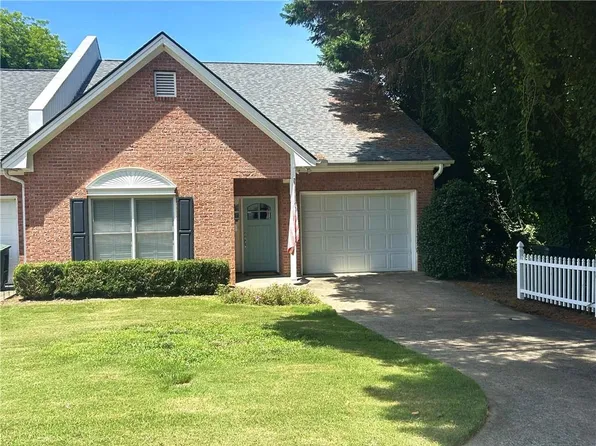 67 Green Hill Pl, Toccoa, GA 30577