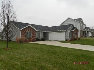 2172 Highlander Dr, Warsaw, IN 46580