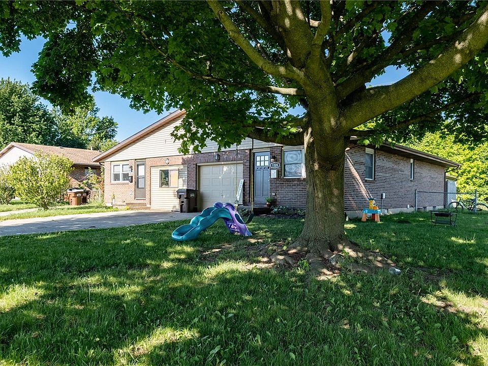2nd image of 1326-1328 Seneca Dr