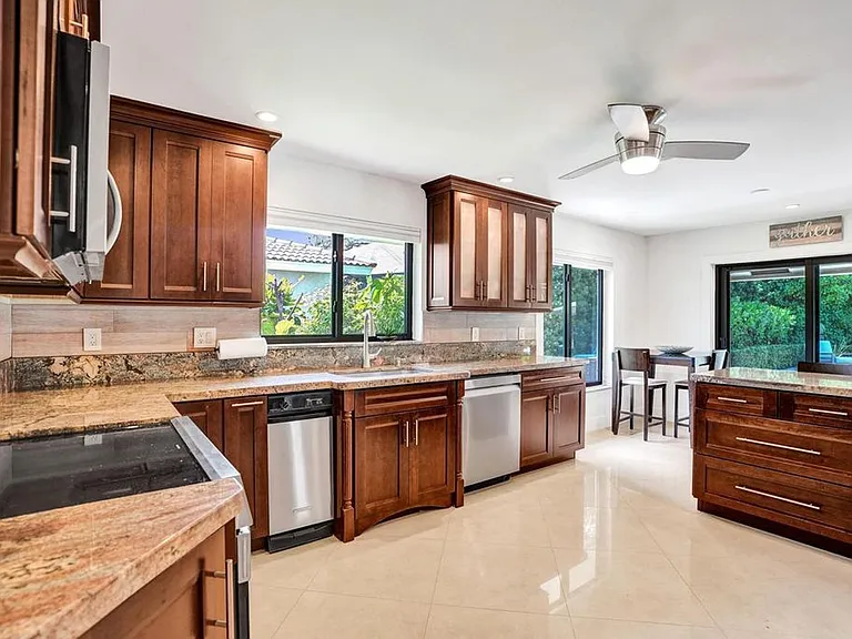5569 Wind Drift Ln — Photo 31