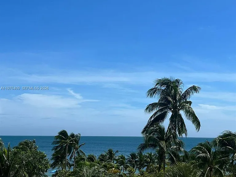 881 Ocean Dr — Photo 12