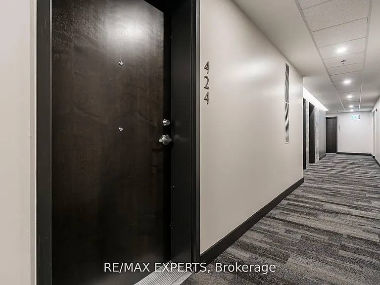 430 Essa Rd #424 — Photo 4