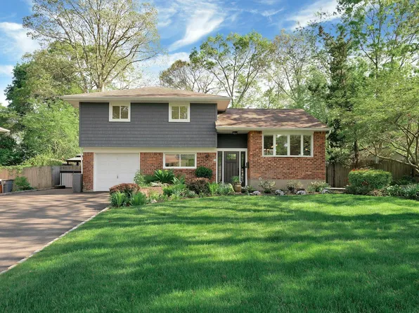 24 Harvard Lane, Commack, NY 11725