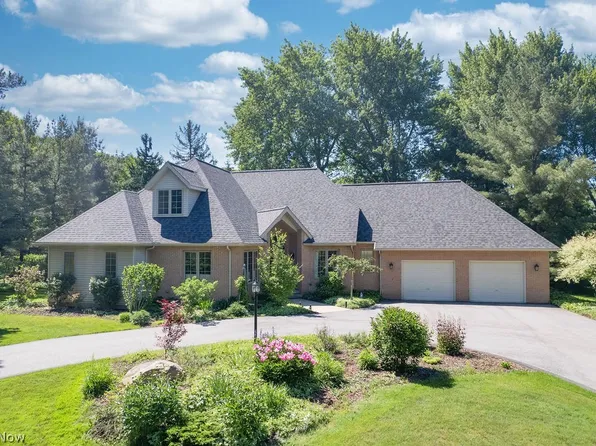 10 Deep Creek Ln, Moreland Hills, OH 44022
