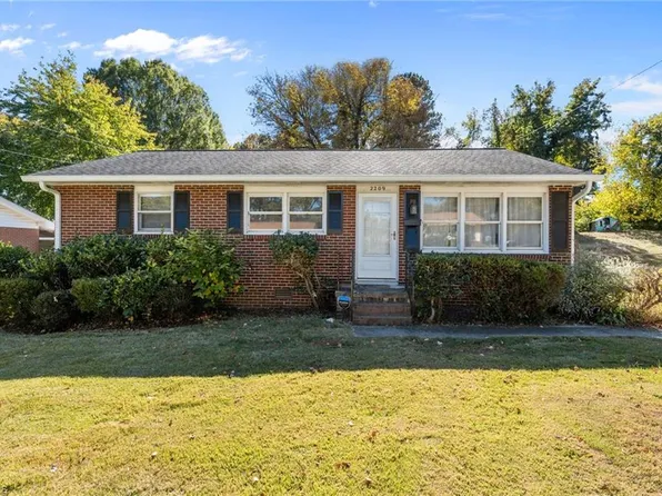 2209 Atlanta St, Greensboro, NC 27406
