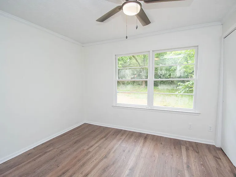 903 Georgia Ave — Photo 16