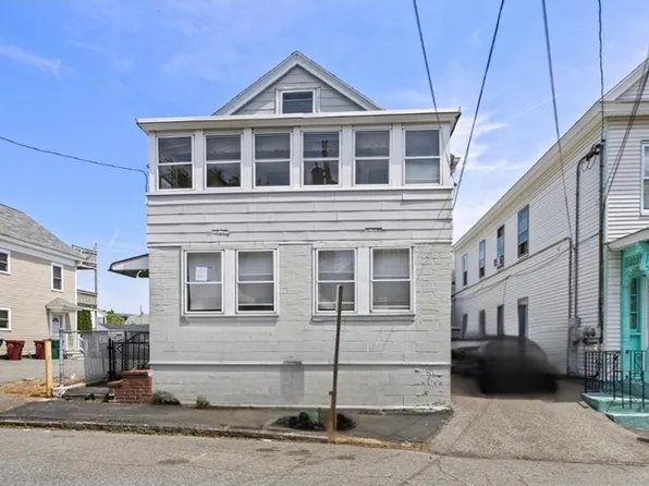 34 Cedar St, Lowell, MA 01852