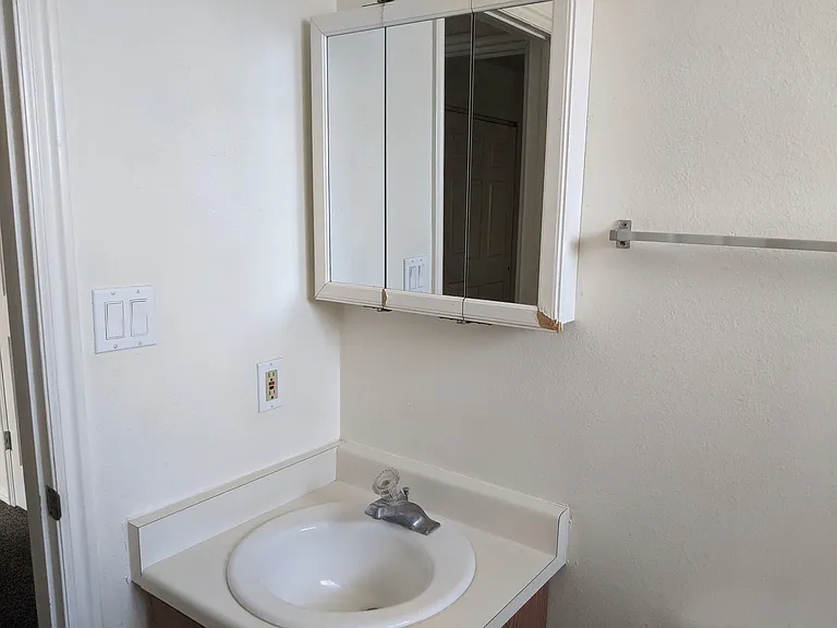247 N 200 E #A — Photo 9