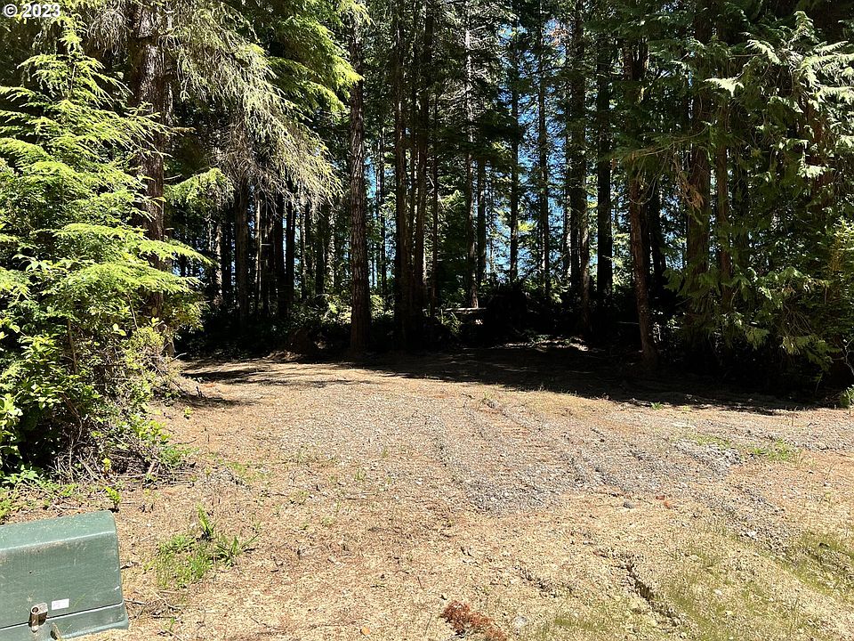 1st image of Little Woahink Dr #16