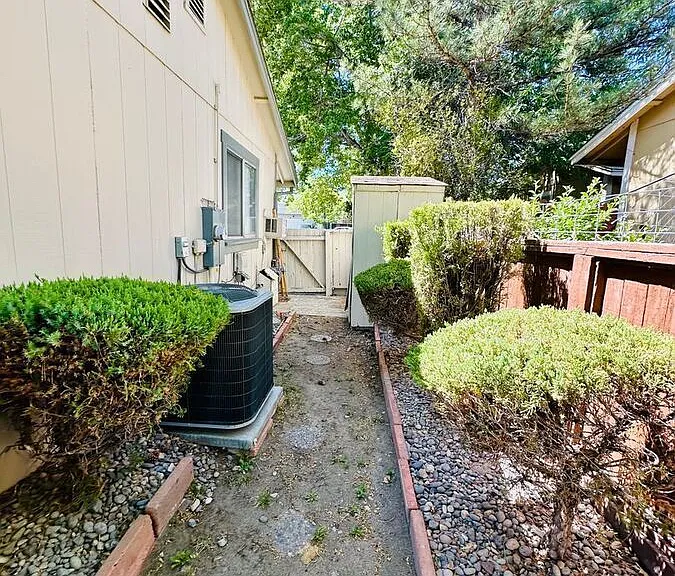 6435 Lotus St — Photo 21