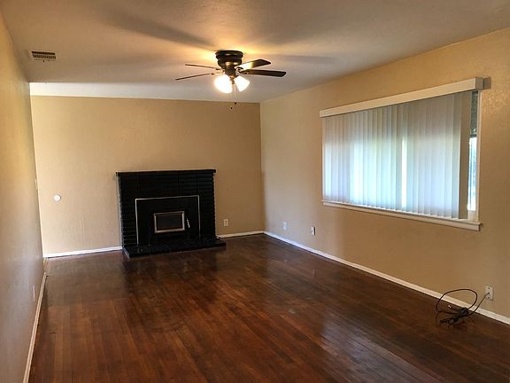 3rd image of 3947 N Woodson Ave