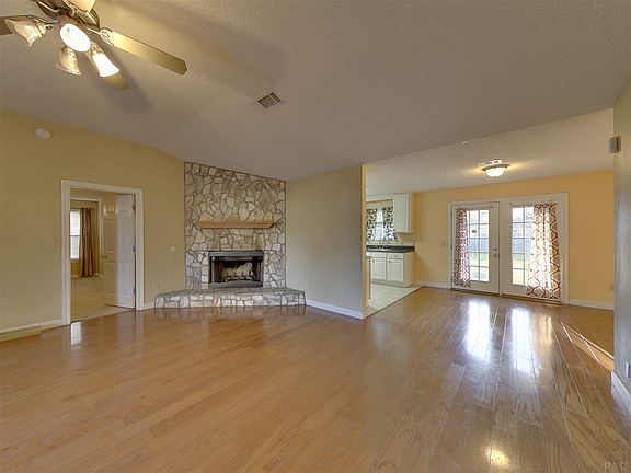 3rd image of 621 N 79th Ave