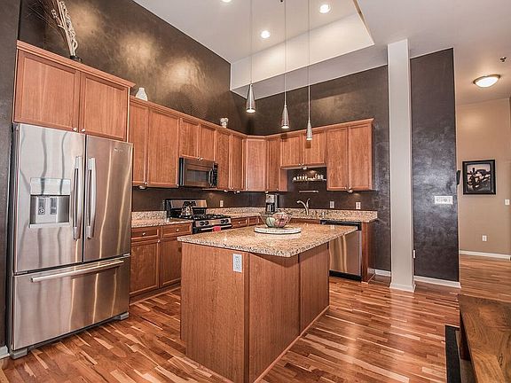 2nd image of 1924 N Hubbard St APT 207