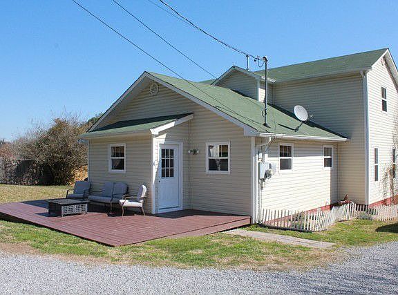 Large deck off the back
