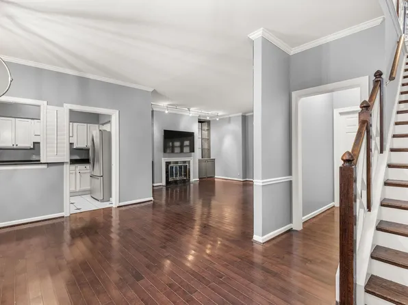 201 Westchase Dr, Nashville, TN 37205