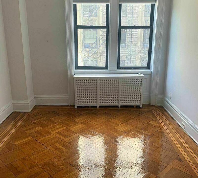 1st image of 220 W 98th St APT 4L