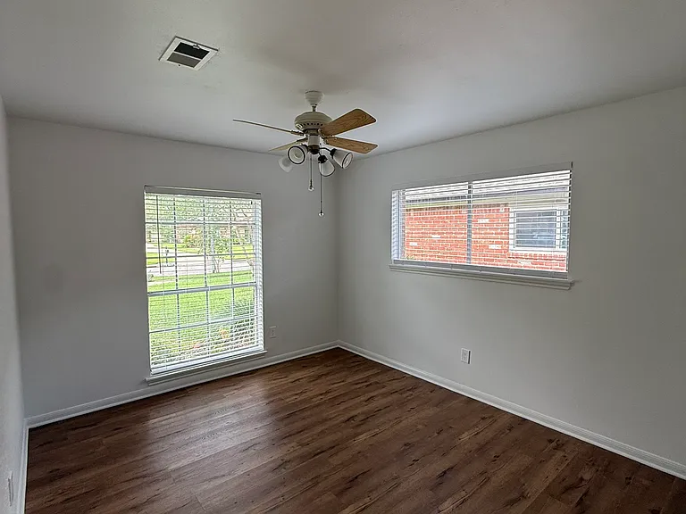 2nd bedroom with large closet