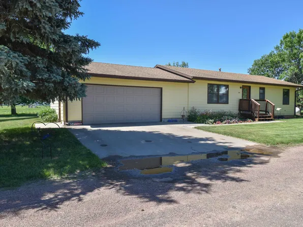 425 W 8th St, Burke, SD 57523