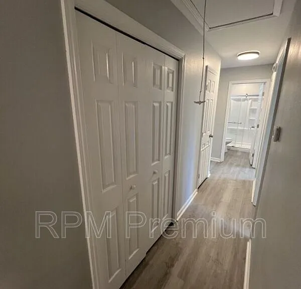 8803 Orleans Dr — Photo 12