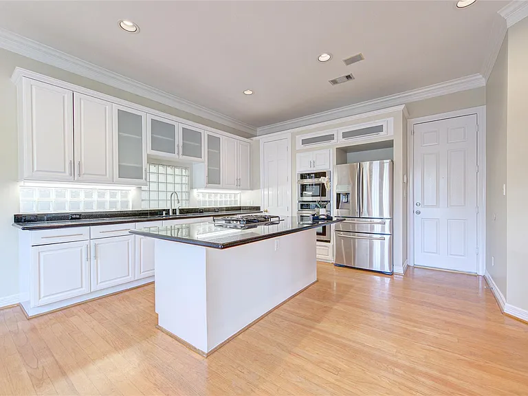 2124 Nantucket Dr #A — Photo 8