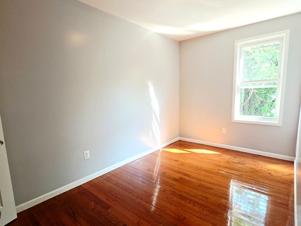 1st image of 220 Dwight St #1B