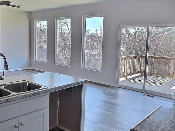 4th image of 457 Eastwood Dr