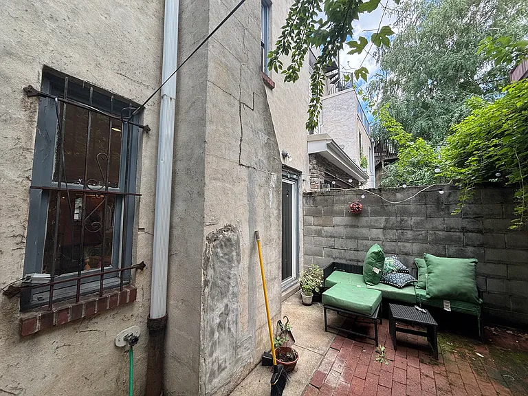 1910 Kater St — Photo 17