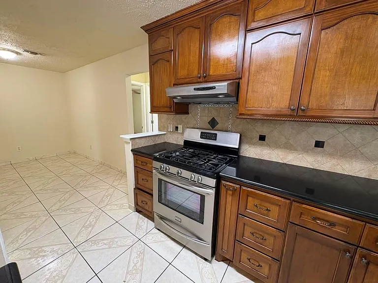 9210 Crescent Moon Dr — Photo 4