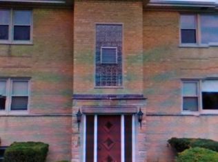 3301 W Columbia Ave #1, Lincolnwood, IL 60712