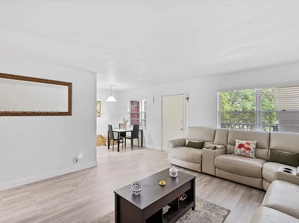 13250 SW 7th Ct APT 317L, Pembroke Pines, FL 33027